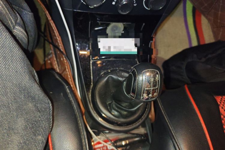 Used Citroen C-Quatre 2016 Classic Sedan 1.6L Manual CNG Gear Lever
