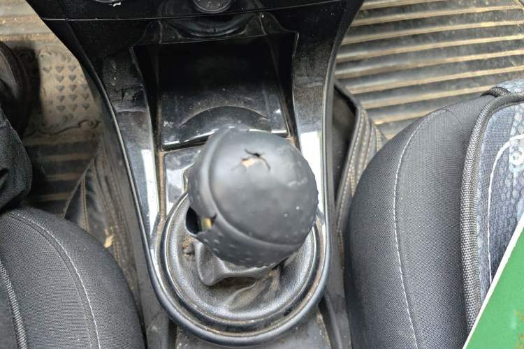 Used Citroen C-Quatre 2016 Classic Sedan 1.6L Manual - Premium Version Gear Lever
