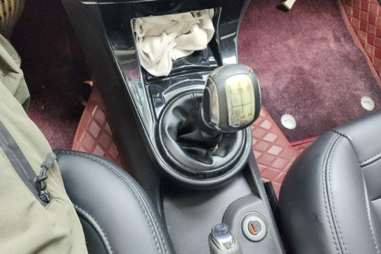 Used Citroen C-Quatre 2016 Classic Sedan 1.6L Manual - Premium Version Gear Lever