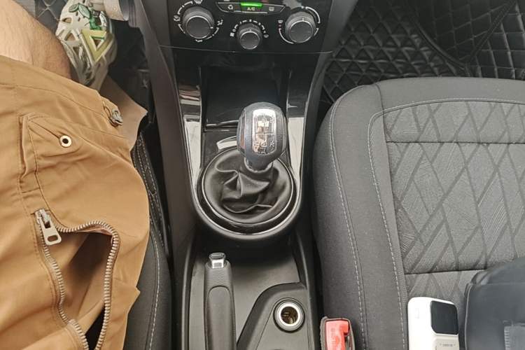 Used Citroen C-Quatre 2016 Classic Sedan 1.6L Manual - Premium Version Gear Lever