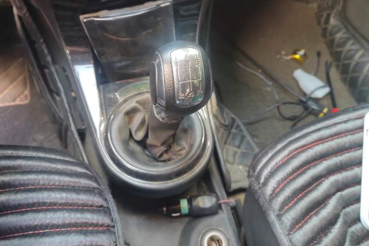 Used Citroen C-Quatre 2016 Classic Sedan 1.6L Manual - Premium Version Gear Lever