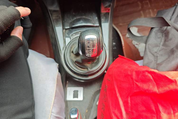 Used Citroen C-Quatre 2016 Classic Sedan 1.6L Manual CNG Gear Lever