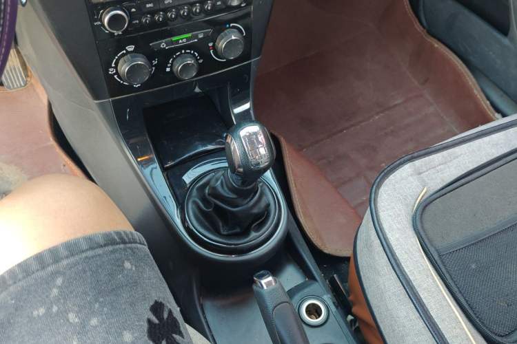 Used Citroen C-Quatre 2016 Classic Sedan 1.6L Manual - Premium Version Gear Lever