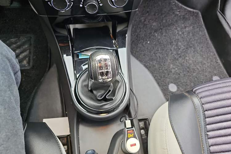 Used Citroen C-Quatre 2016 Classic Sedan 1.6L Manual - Premium Version Gear Lever