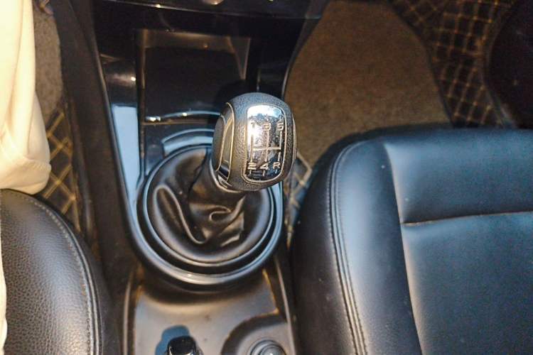 Used Citroen C-Quatre 2016 Classic Sedan 1.6L Manual - Premium Version Gear Lever