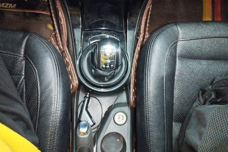 Used Citroen C-Quatre 2016 Classic Sedan 1.6L Manual - Premium Version Gear Lever