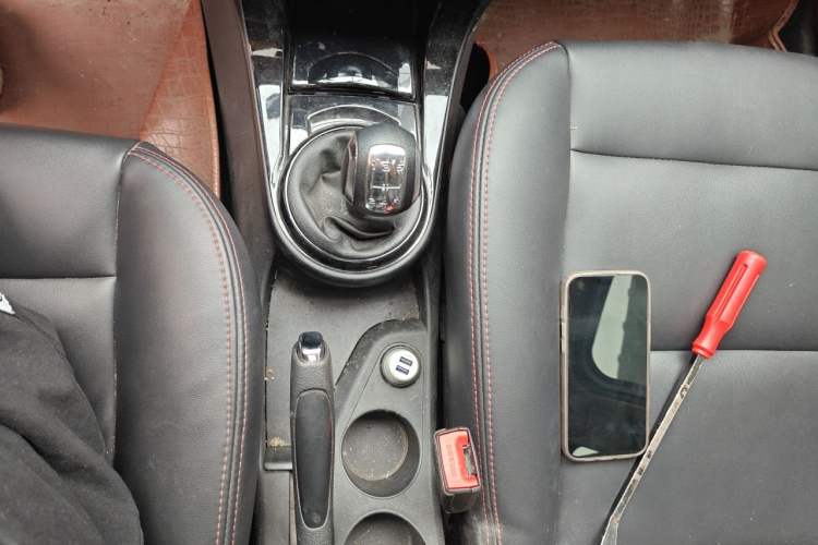 Used Citroen C-Quatre 2016 Classic Sedan 1.6L Manual - Premium Version Gear Lever
