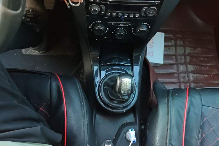 Used Citroen C-Quatre 2016 Classic Sedan 1.6L Manual CNG Gear Lever