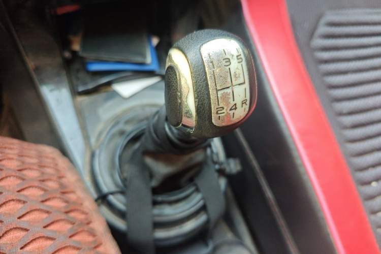 Used Citroen C-Quatre 2016 Classic Sedan 1.6L Manual CNG Gear Lever