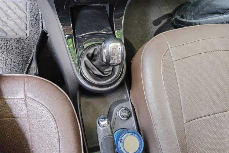 Used Citroen C-Quatre 2016 Classic Sedan 1.6L Manual - Premium Version Gear Lever