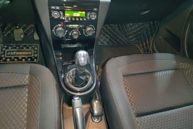 Used Citroen C-Quatre 2016 Classic Sedan 1.6L Manual - Premium Version Gear Lever