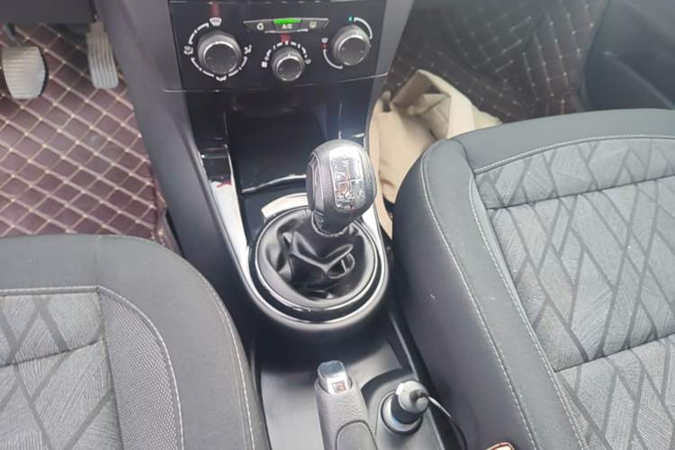 Used Citroen C-Quatre 2016 Classic Sedan 1.6L Manual - Premium Version Gear Lever