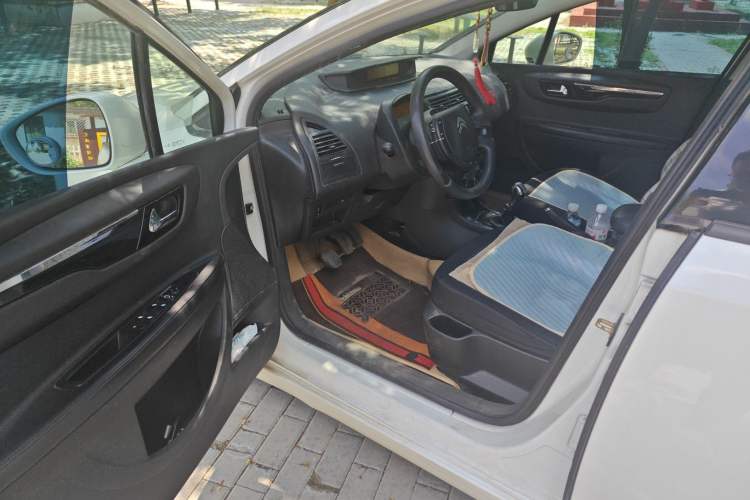 Used Citroen C-Quatre 2016 Classic Sedan 1.6L Manual - Premium Version Interior 2