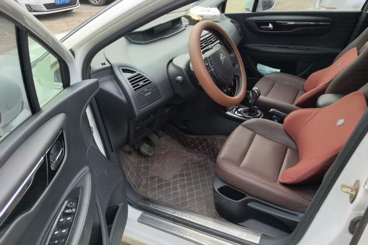 Used Citroen C-Quatre 2016 Classic Sedan 1.6L Manual - Premium Version Interior 3