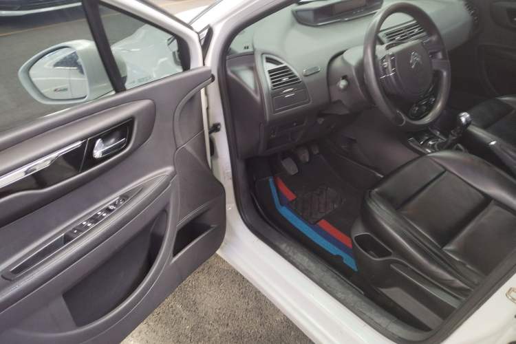 Used Citroen C-Quatre 2016 Classic Sedan 1.6L Manual - Premium Version Interior 3