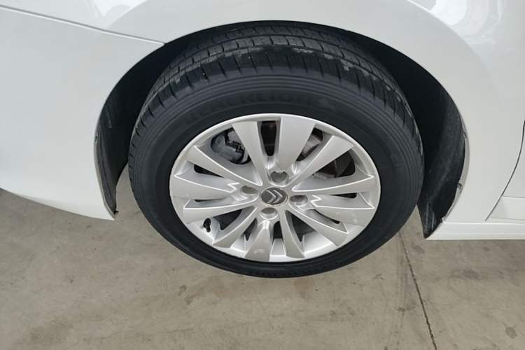 Used Citroen C-Quatre 2016 Classic Sedan 1.6L Automatic Prestige Model Left Front Wheel Hub