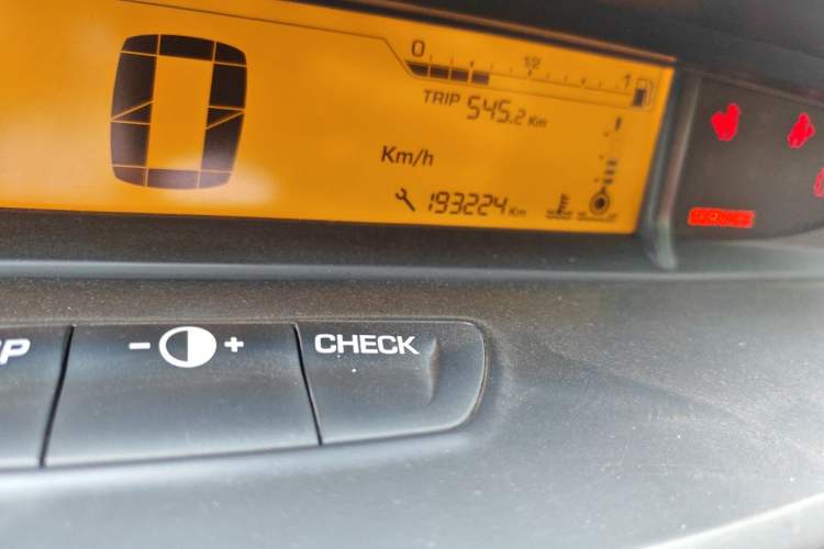 Used Citroen C-Quatre 2016 Classic Sedan 1.6L Manual - Premium Version Odometer Close Up