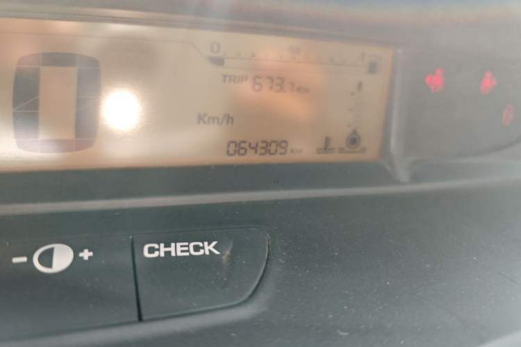 Used Citroen C-Quatre 2016 Classic Sedan 1.6L Manual - Premium Version Odometer Close Up