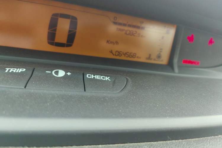 Used Citroen C-Quatre 2016 Classic Sedan 1.6L Manual CNG Odometer Close Up