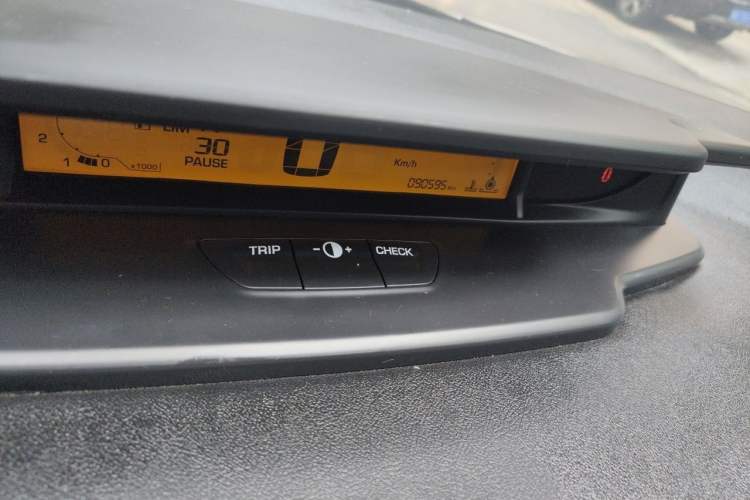 Used Citroen C-Quatre 2016 Classic Sedan 1.6L Manual - Premium Version Odometer Close Up