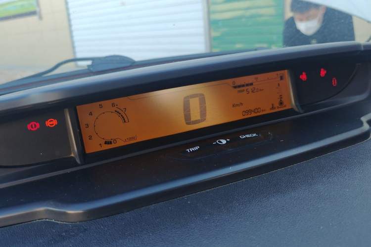 Used Citroen C-Quatre 2016 Classic Sedan 1.6L Manual - Premium Version Odometer Close Up