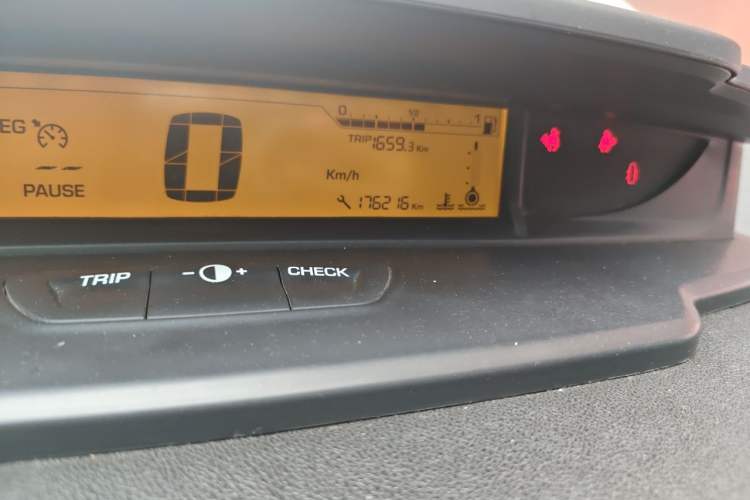 Used Citroen C-Quatre 2016 Classic Sedan 1.6L Manual - Premium Version Odometer Close Up