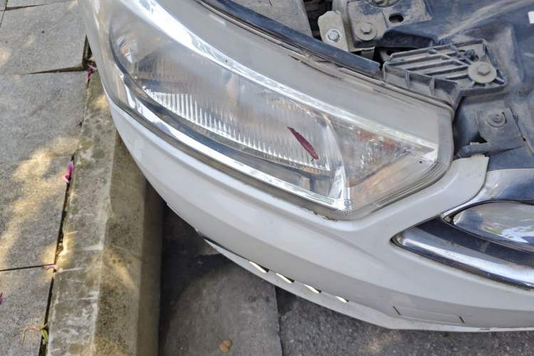 Used Citroen C-Quatre 2016 Classic Sedan 1.6L Manual CNG Right Front Headlight
