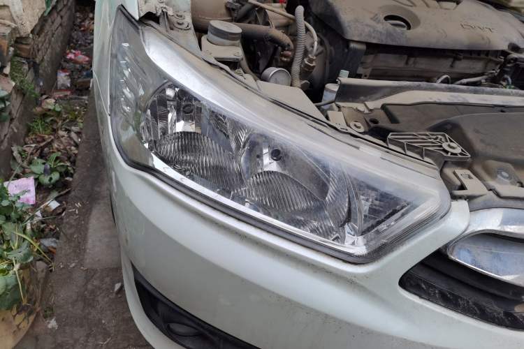 Used Citroen C-Quatre 2016 Classic Sedan 1.6L Manual CNG Right Front Headlight