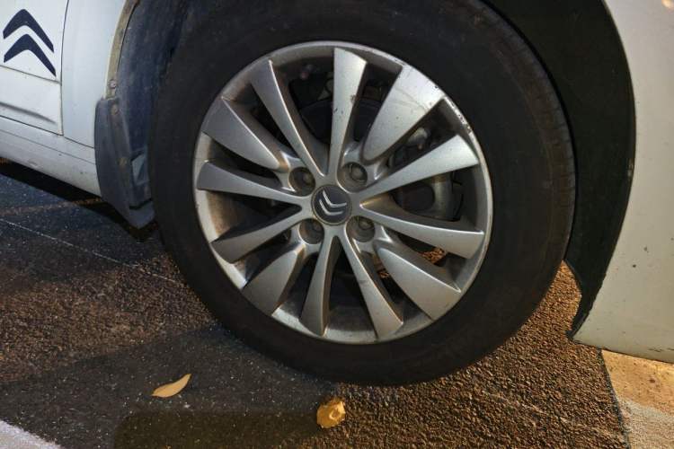 Used Citroen C-Quatre 2016 Classic Sedan 1.6L Manual CNG Right Front Wheel Hub