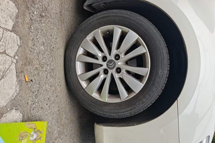 Used Citroen C-Quatre 2016 Classic Sedan 1.6L Manual - Premium Version Right Front Wheel Hub
