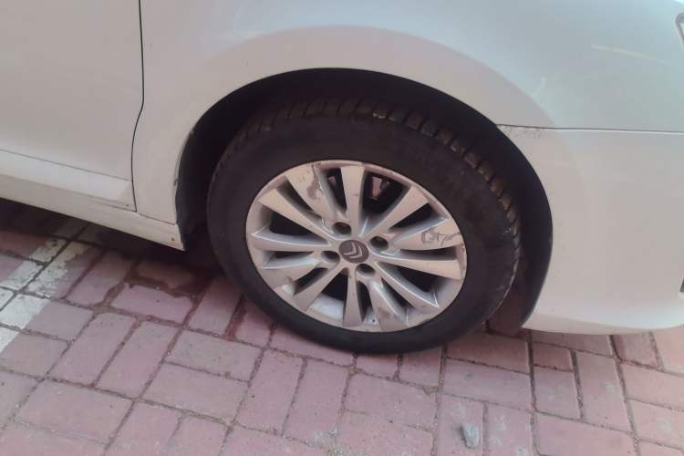 Used Citroen C-Quatre 2016 Classic Sedan 1.6L Manual CNG Right Front Wheel Hub