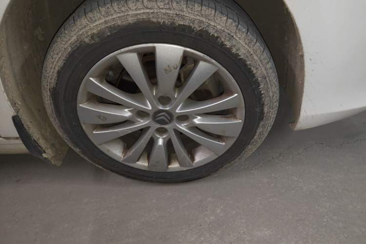 Used Citroen C-Quatre 2016 Classic Sedan 1.6L Manual - Premium Version Right Front Wheel Hub