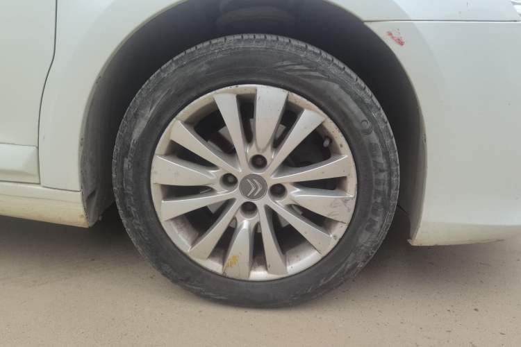 Used Citroen C-Quatre 2016 Classic Sedan 1.6L Manual - Premium Version Right Front Wheel Hub