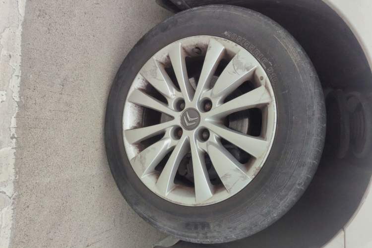 Used Citroen C-Quatre 2016 Classic Sedan 1.6L Manual CNG Right Front Wheel Hub