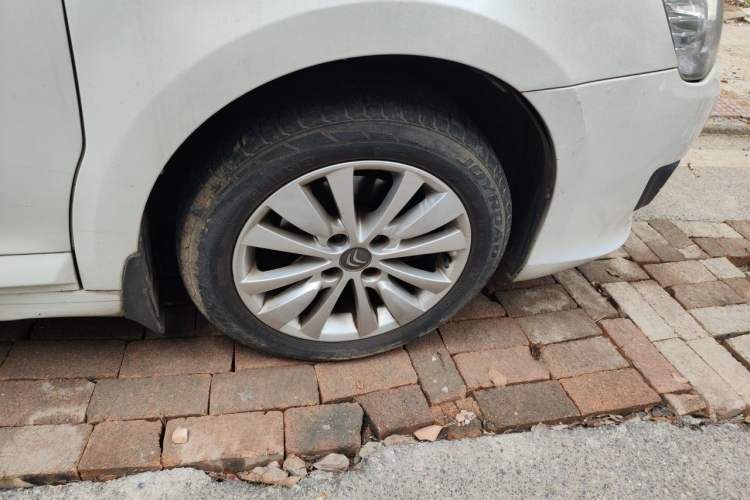 Used Citroen C-Quatre 2016 Classic Sedan 1.6L Manual - Premium Version Right Front Wheel Hub