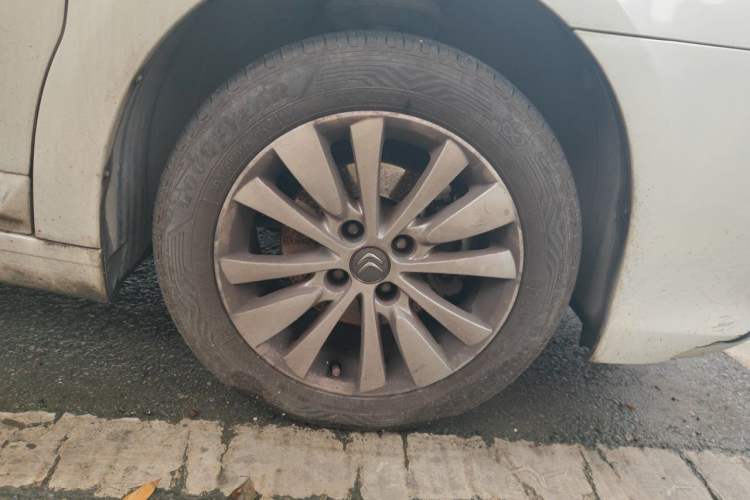 Used Citroen C-Quatre 2016 Classic Sedan 1.6L Manual - Premium Version Right Front Wheel Hub
