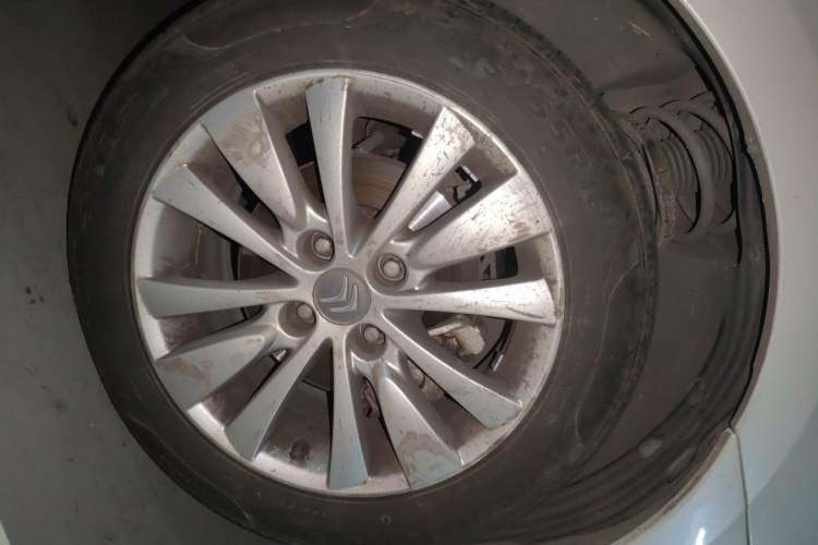 Used Citroen C-Quatre 2016 Classic Sedan 1.6L Automatic Prestige Model Right Front Wheel Hub