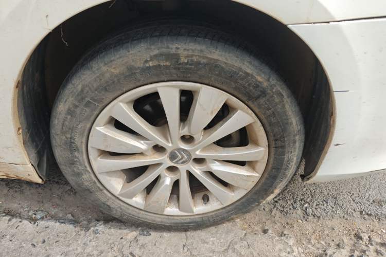 Used Citroen C-Quatre 2016 Classic Sedan 1.6L Manual CNG Right Front Wheel Hub