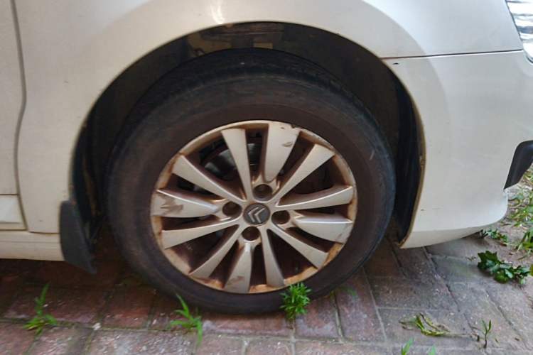 Used Citroen C-Quatre 2016 Classic Sedan 1.6L Manual - Premium Version Right Front Wheel Hub