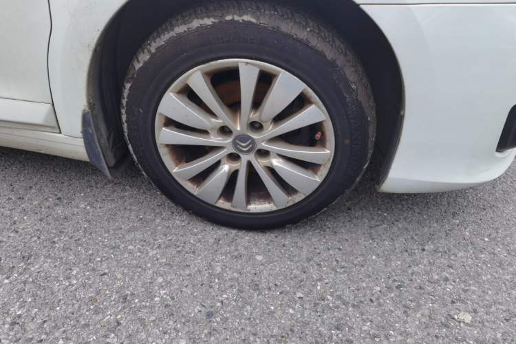 Used Citroen C-Quatre 2016 Classic Sedan 1.6L Manual CNG Right Front Wheel Hub