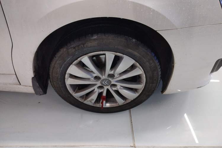 Used Citroen C-Quatre 2016 Classic Sedan 1.6L Manual - Premium Version Right Front Wheel Hub
