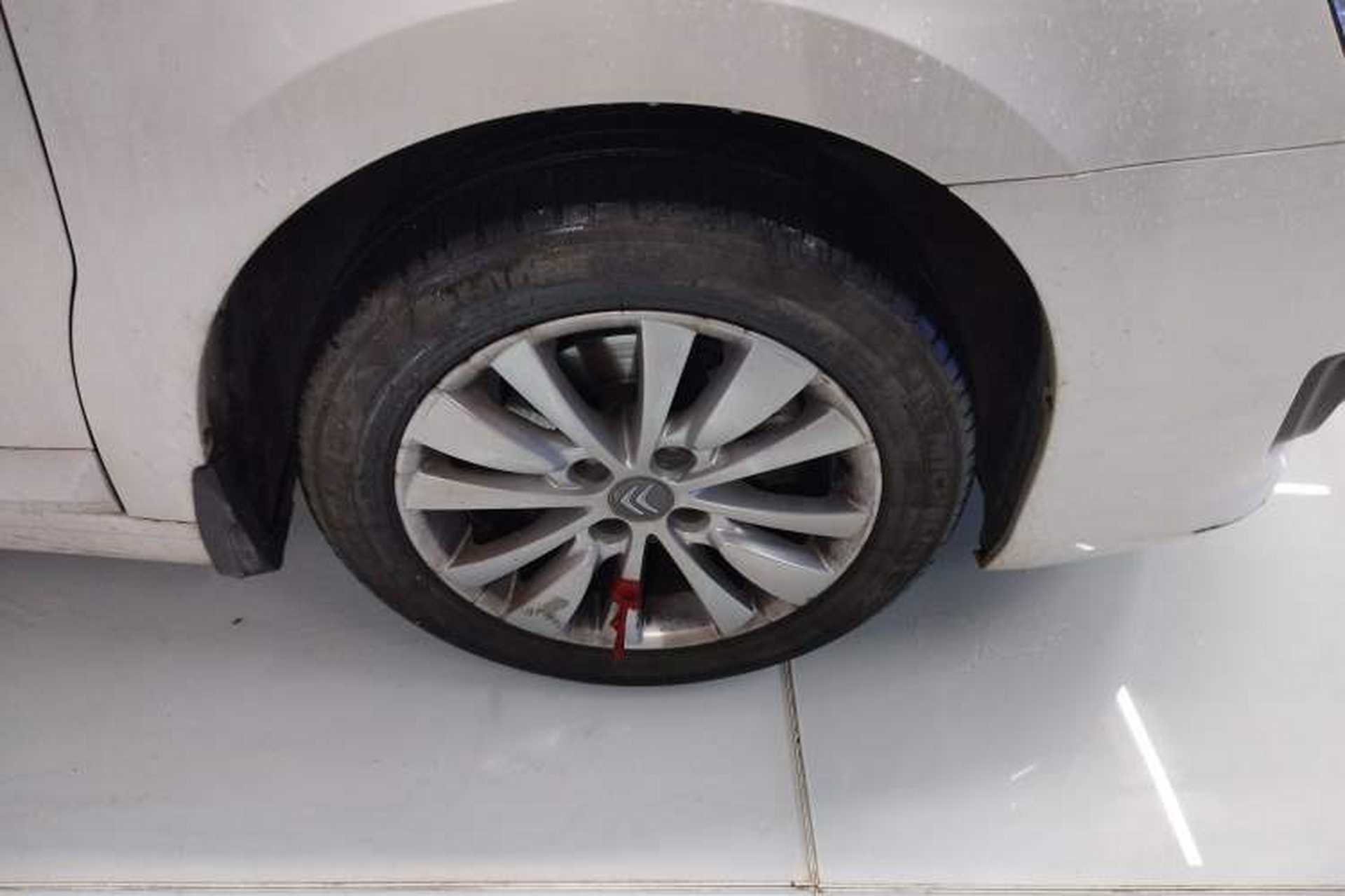 Used Citroen C-Quatre 2016 Classic Sedan 1.6L Manual - Premium Version Right Front Wheel Hub