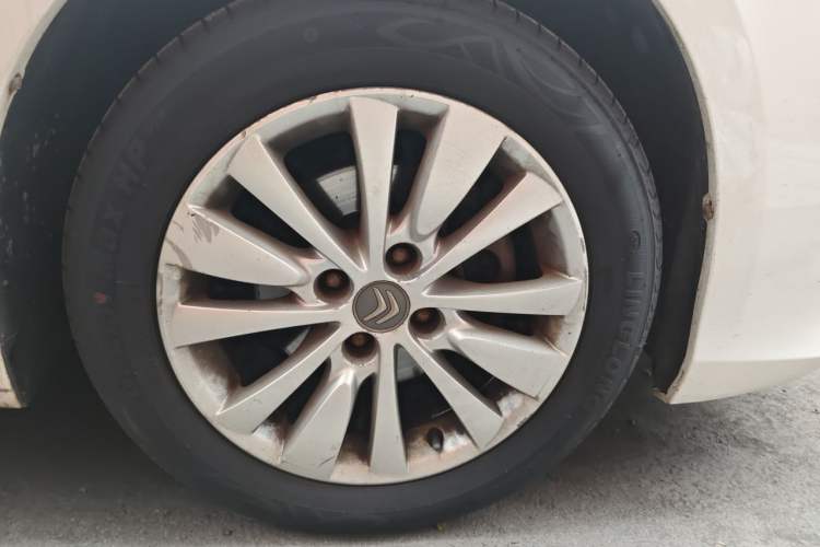 Used Citroen C-Quatre 2016 Classic Sedan 1.6L Manual - Premium Version Right Front Wheel Hub
