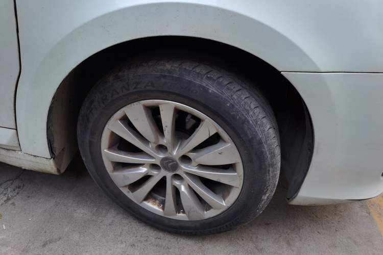 Used Citroen C-Quatre 2016 Classic Sedan 1.6L Manual CNG Right Front Wheel Hub