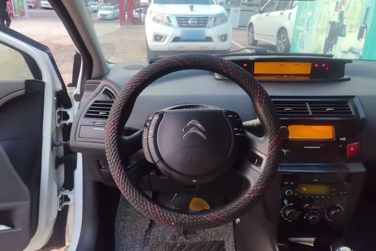 Used Citroen C-Quatre 2016 Classic Sedan 1.6L Manual CNG Steering Wheel