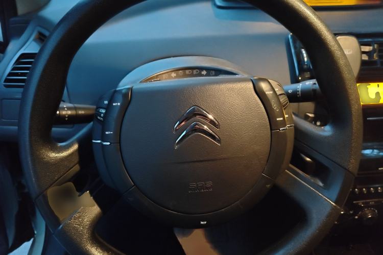 Used Citroen C-Quatre 2016 Classic Sedan 1.6L Manual CNG Steering Wheel