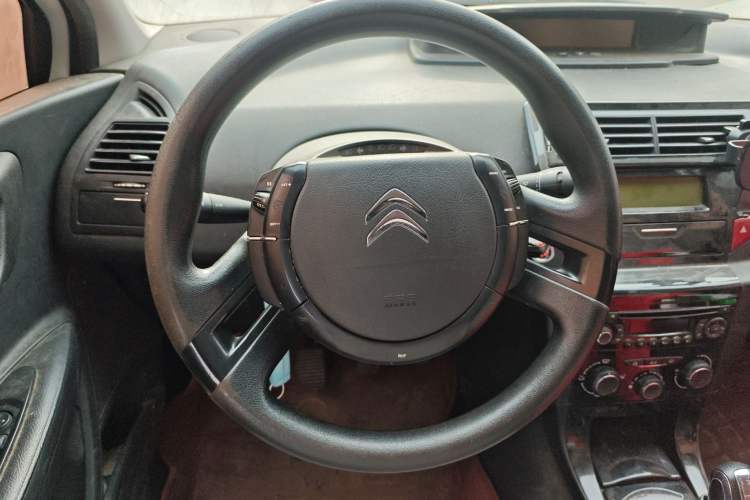 Used Citroen C-Quatre 2016 Classic Sedan 1.6L Manual CNG Steering Wheel