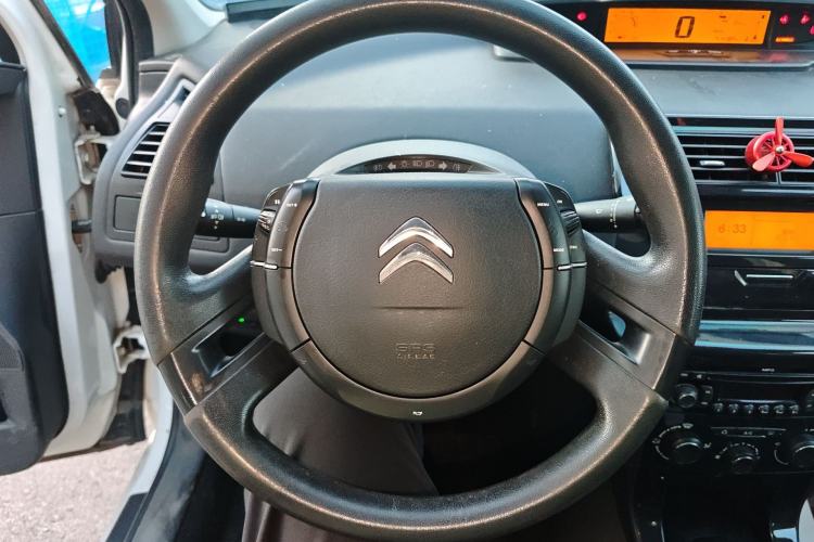Used Citroen C-Quatre 2016 Classic Sedan 1.6L Manual CNG Steering Wheel