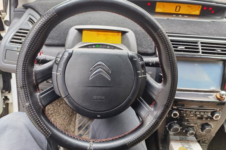 Used Citroen C-Quatre 2016 Classic Sedan 1.6L Manual CNG Steering Wheel