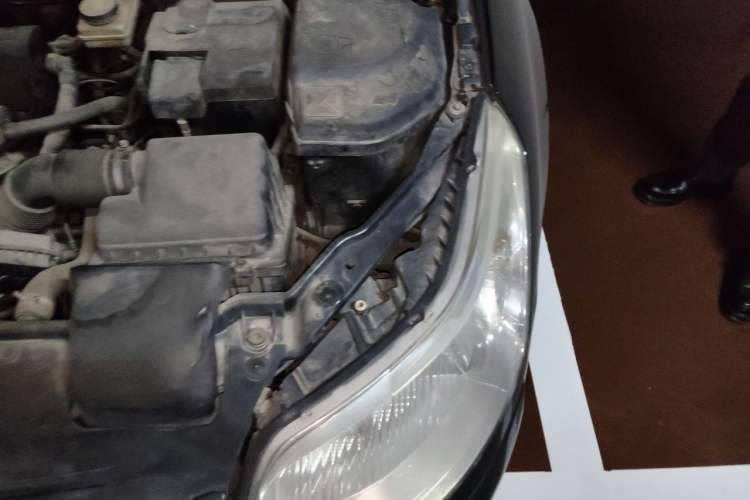 Used Citroen C-Triomphe 2006 2.0L Manual Elite Edition Engine Bay Left